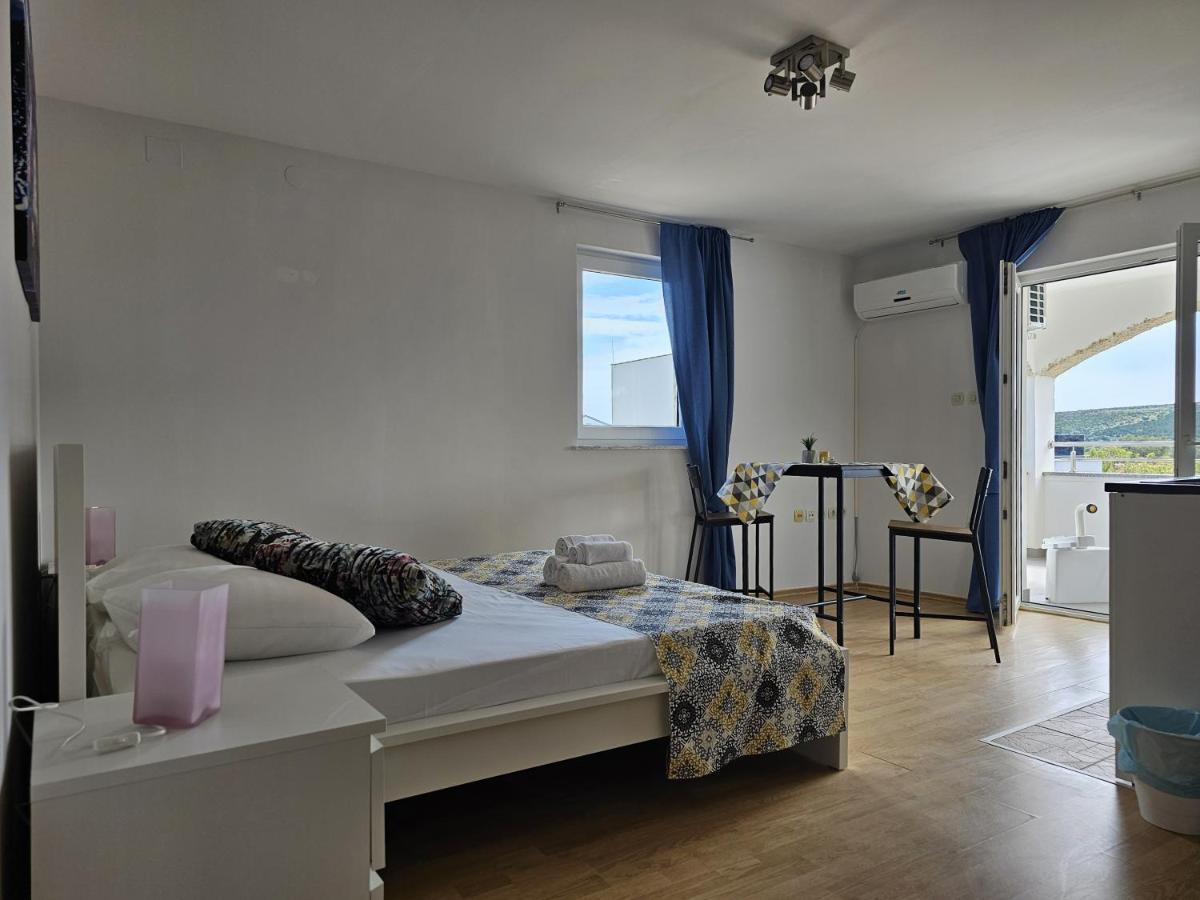 Apartments Antonia - S. Novalja Stara Novalja Eksteriør bilde